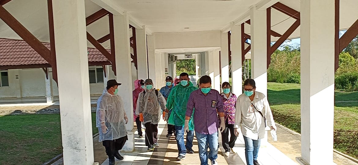 Dinkes & Tim Gugus Reaksi Cepat (TGRC) Semprot Disinfektan